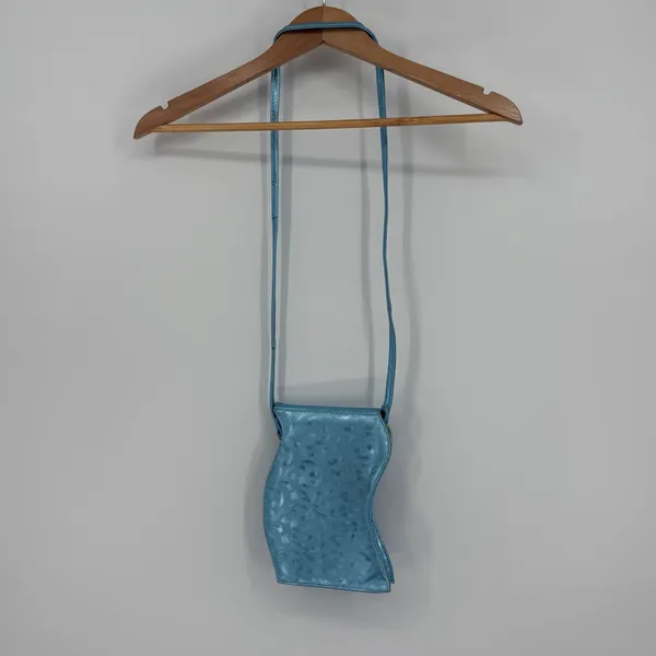 Vintage Blue Paisley Wave Shape Evening Bag Filigree Rhinestone Flower Crossbody - Image 5