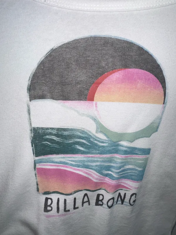 Cropped Billabong T-Shirt Long Sleeve - Image 3