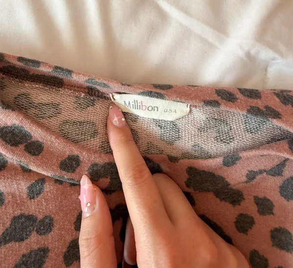 Millibon USA Cheetah Print Long Sleeve Top Size Small - Image 3