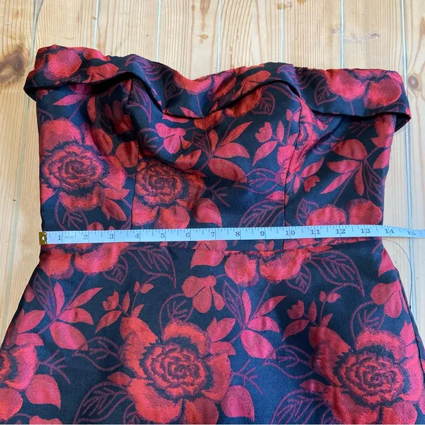 NWOT Lulus Polished Muse Black and Red Jacquard Strapless Midi Dress - Image 7