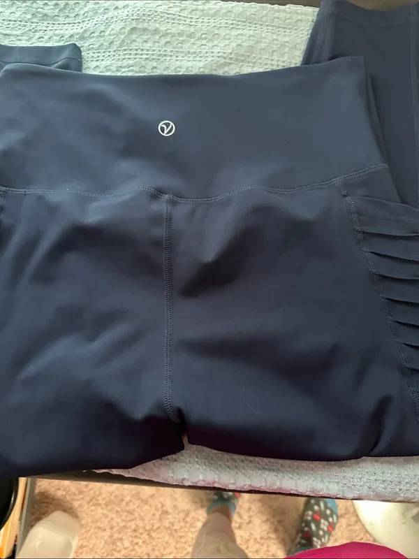 Navy High-Waist Leggings with Side Rib Detail pockets Sz L by VoGo NWT - Image 5