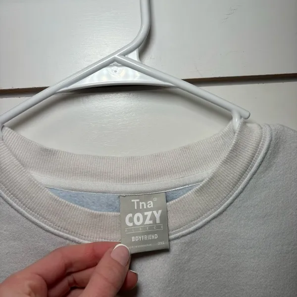 Aritzia TNA Cinch Front Crewneck FLAWED - Image 8