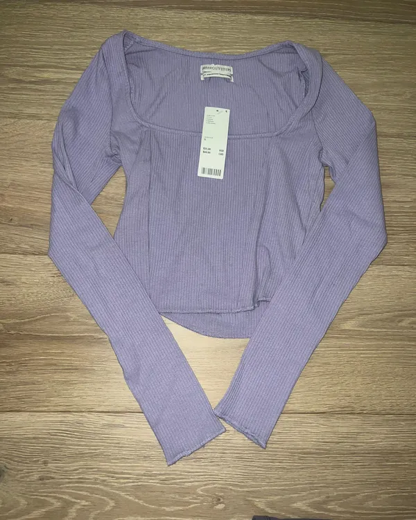 Urban Outfitters brand new long sleeve pretty purple small with tags - Image 2