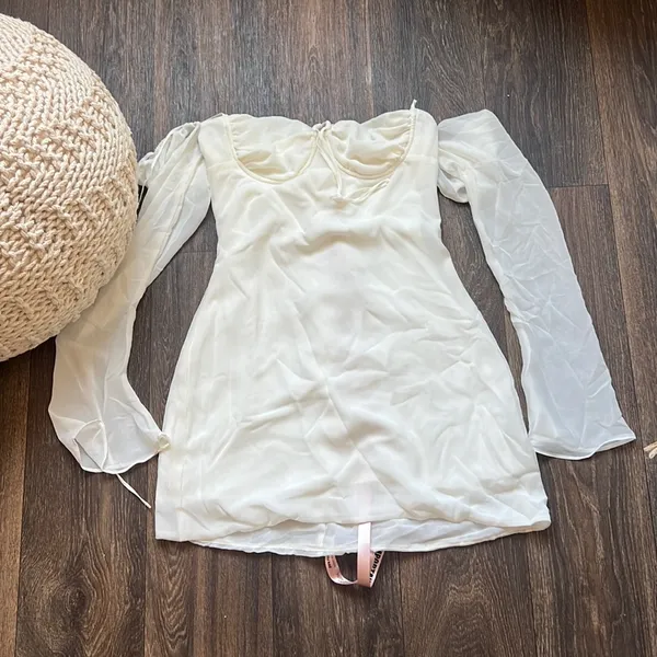 House of CB BABY DOLL DRESS IN IVORY - Image 2