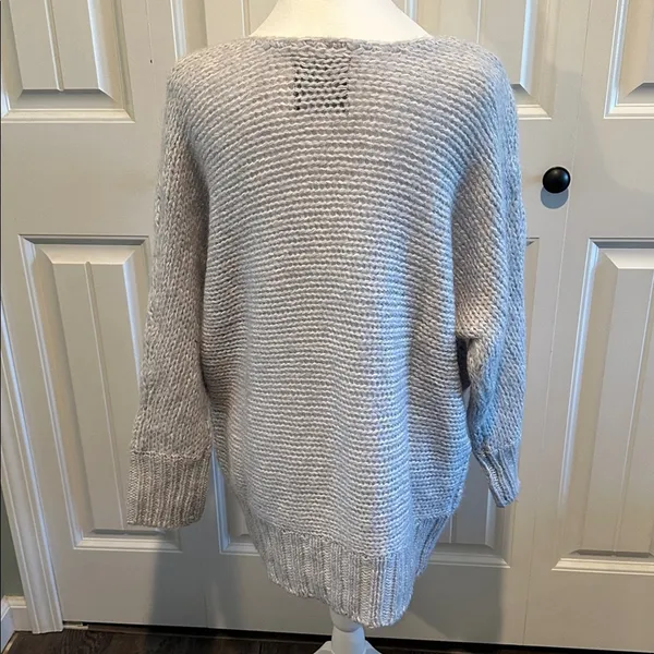 American Eagle Large Y2K Light Gray Wool/Mohair-Blend Open‎ Knit V-Neck Sweater - Image 5