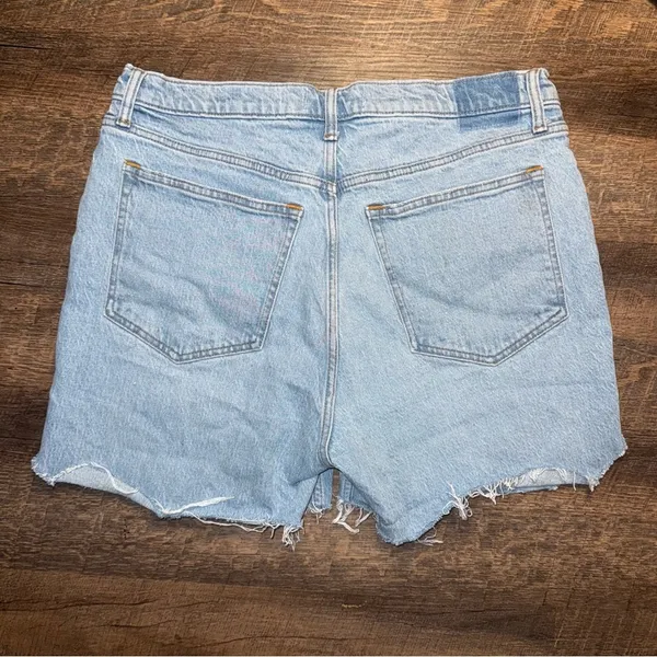Abercrombie & Fitch The 90’s Relaxed Jean High Rise Jean Shorts Size 32/14/XL - Image 3