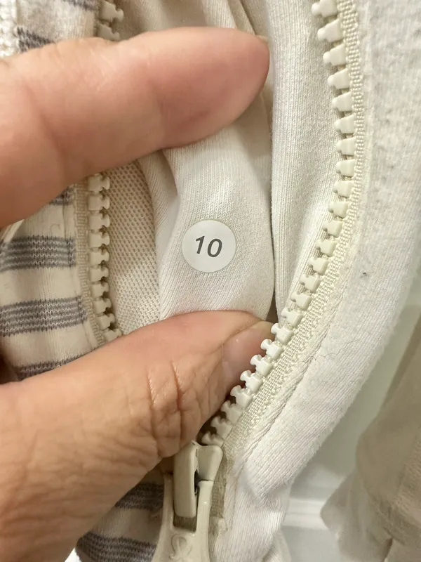 Lululemon Jacket. Ladies 10 - Image 8