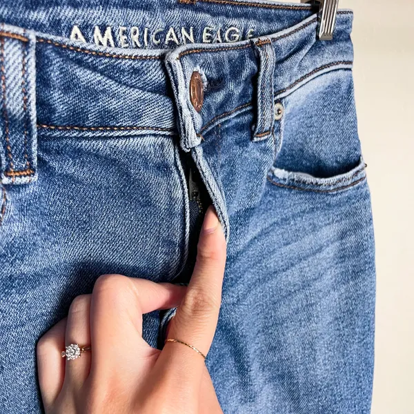 American Eagle Distressed Mom Jeans - Image 3