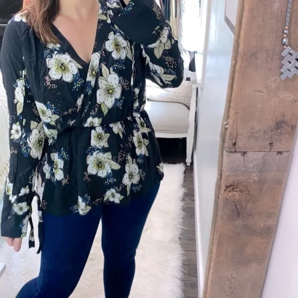FREE PEOPLE floral top size xsmall - Image 6
