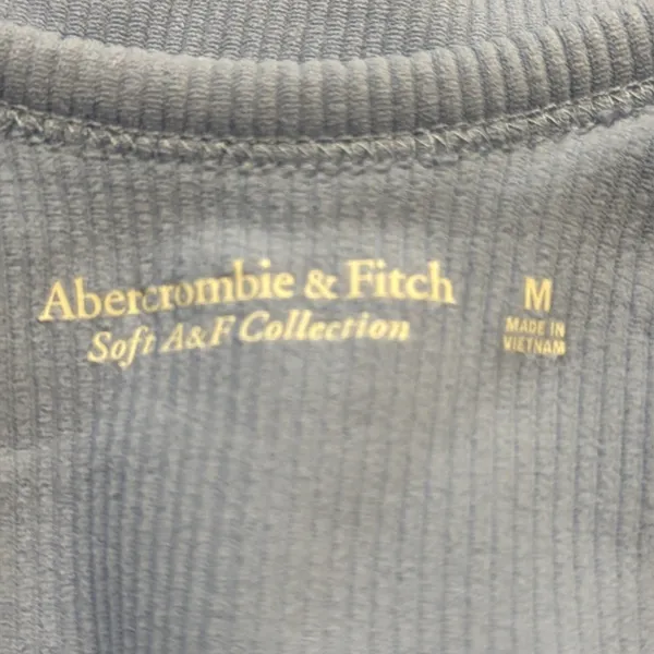 Abercrombie & Fitch soft collection size medium. - Image 2