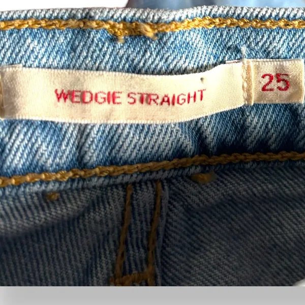 Levi’s Premium Wedgie Straight Jeans W25 L26 Light Wash‎ Distressed High Rise - Image 9