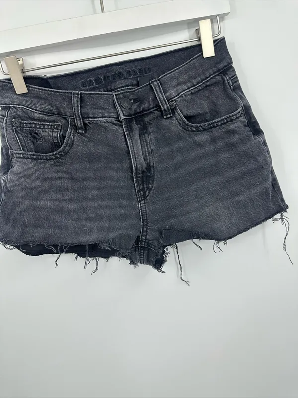 American Eagle Outfitters Black Strigid Stovepipe Shorts Size 00 Distressed - Image 2