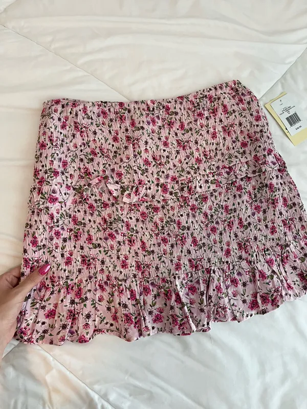 NWT smocked floral mini skirt - Image 3