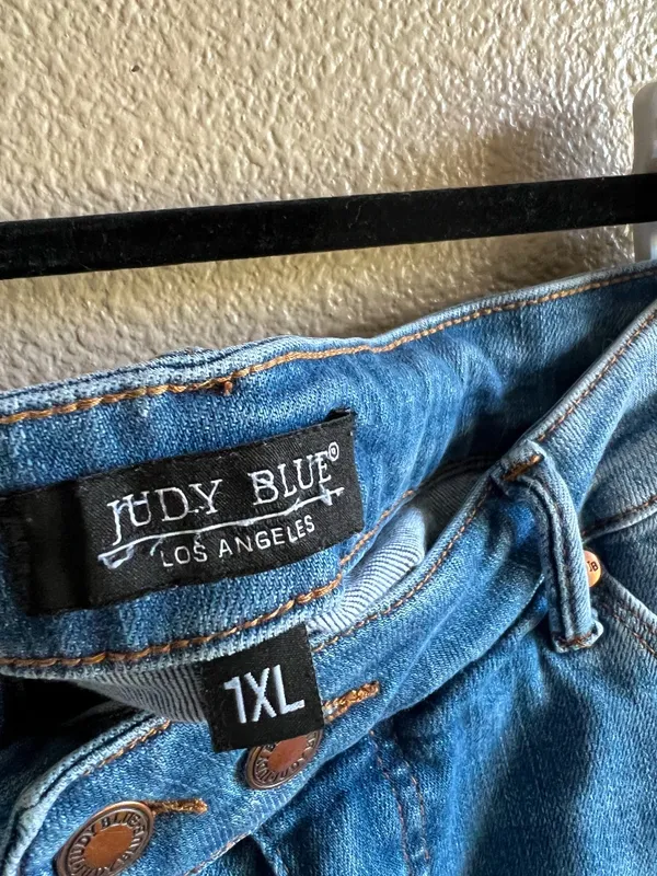 Judy Blue Classic Light Blue Denim Shorts size 1 XL casual daily - Image 2