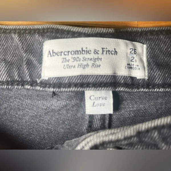 Abercrombie & Fitch The 90's Straight Ultra High Rise Size 26/2s Black Washed - Image 4