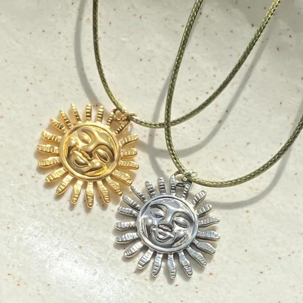 Handmade gold tone stainless steel sun boho retro vintage style necklace☀️ - Image 8