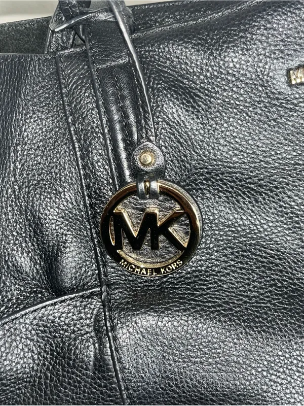 MICHAEL Michael Kors Black Pebbled Leather Shoulder Tote with Gold Logo - Image 3