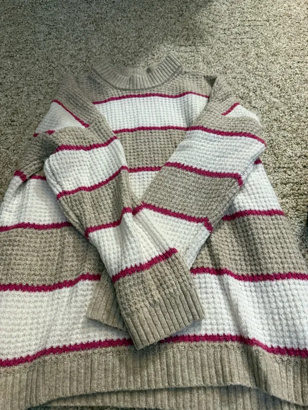 American Eagle Sweater - Image 2
