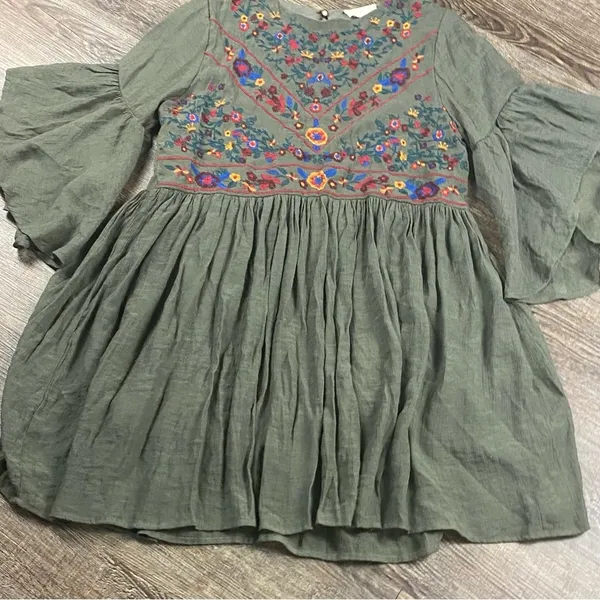 Altar’d State Tunic Top Women Olive Green Floral Embroidered Flowy Ballon Sleeve - Image 4