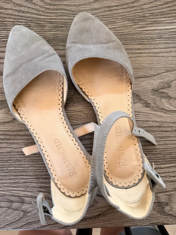 Restricted Shoes Flats Pointed Toe Grey - Image 2