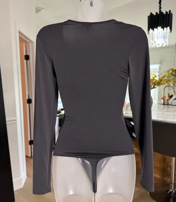 Express Body Contour Scoop Neck Long Sleeve Thong Bodysuit, Gray. Size XS - Image 8