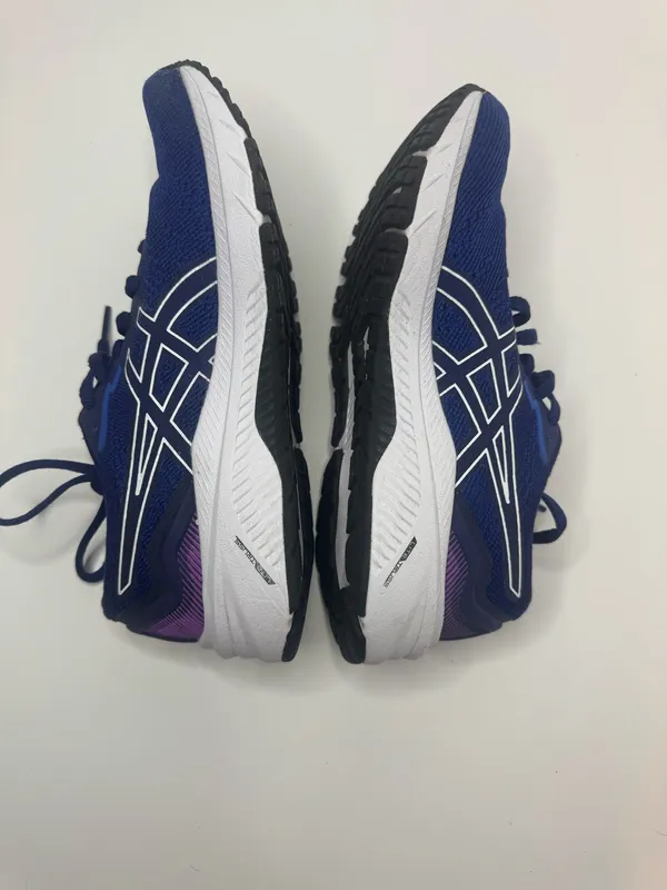 Asics GT -1000 Running Shoes Size 6  - Image 5