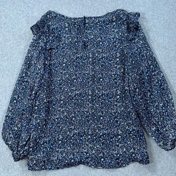 W5 Blue Floral Ruffle Shoulder Sheer Blouse Women's Medium 3/4 Sleeve Silver - Image 9