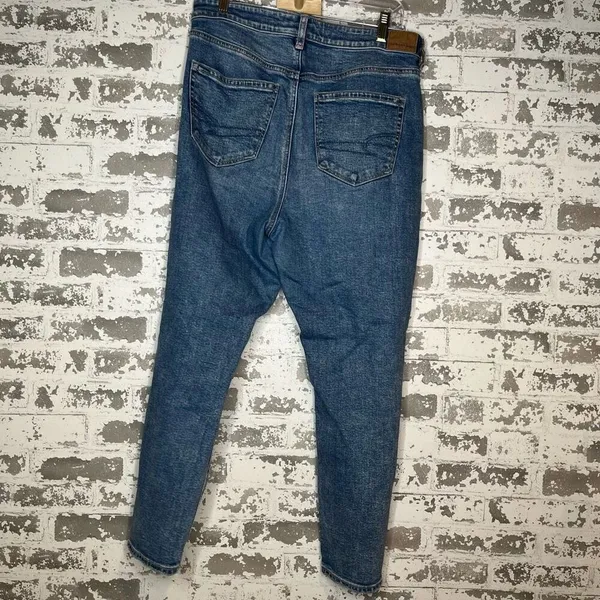 American Eagle | women mom jean short distressed denim - Image 8