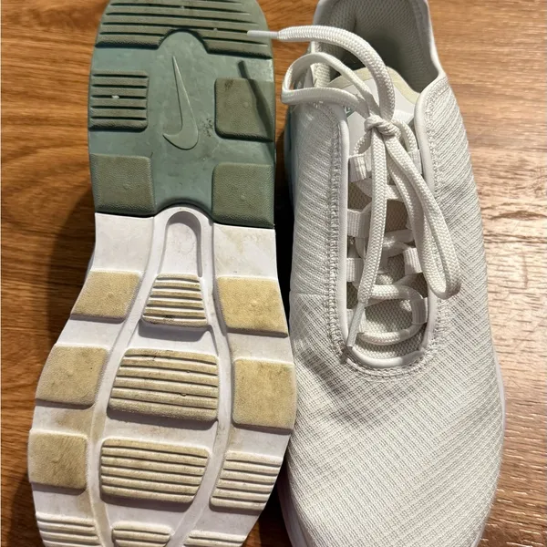Nike White and Light Gray Sneakers - Image 2