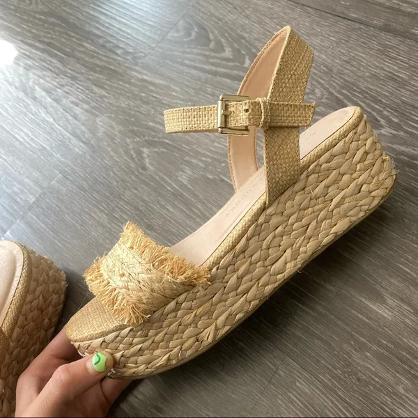 Platform sandals. Never worn. size8 Tan Size 8 - Image 6