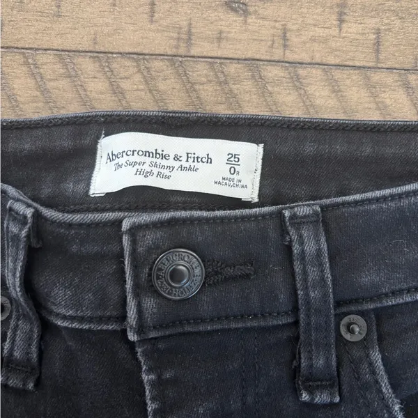 Abercrombie & Fitch Black Distressed Skinny Jeans - Image 5