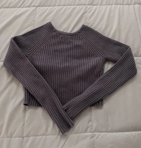 Hollister Crop Top Sweater - Image 3