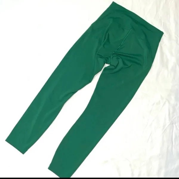 Lululemon green leggings! - Image 2