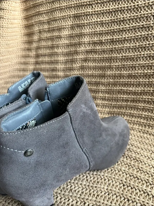 Hush Puppies Gray Suede Ankle Booties - Image 4
