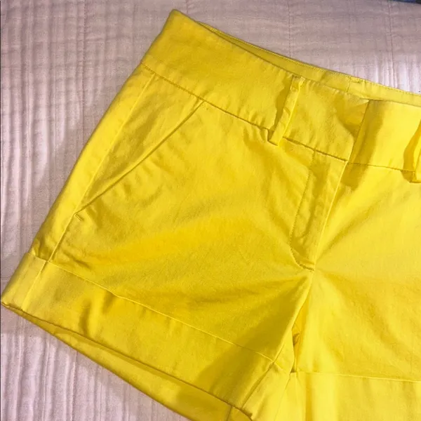 New York & Co Size 0 Bright Yellow Women's Shorts - Image 2