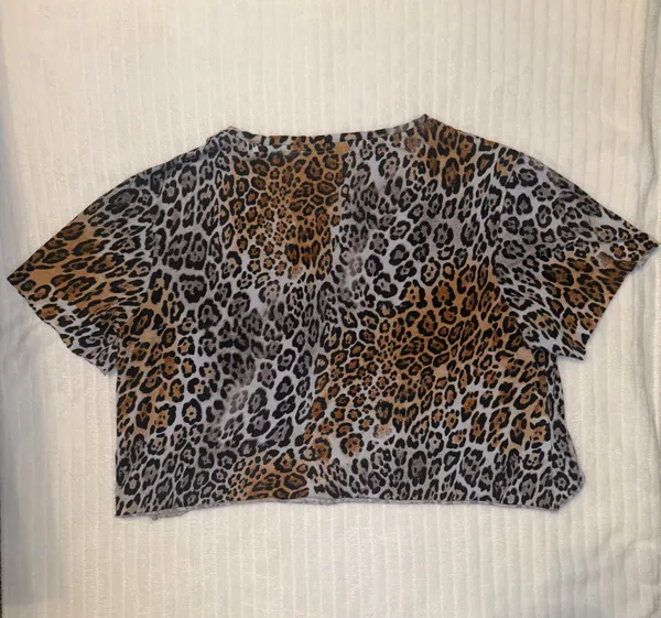 GUESS Beach Leopard Print Logo Crop Top Shirt Size XS - Image 4
