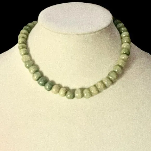 Vintage green alabaster beaded necklace - Image 2