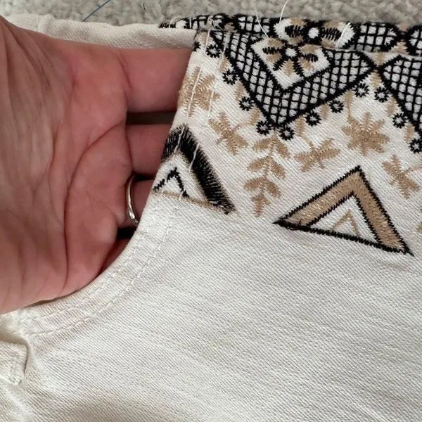 Anthropologie Pilcro and the Letterpress Embroidered Denim Cream Skirt Sz 0P - Image 7