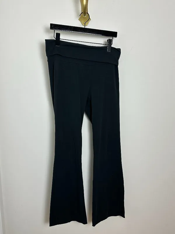 SKIMS Foldover Pants in Soot Black Size Large - Image 3