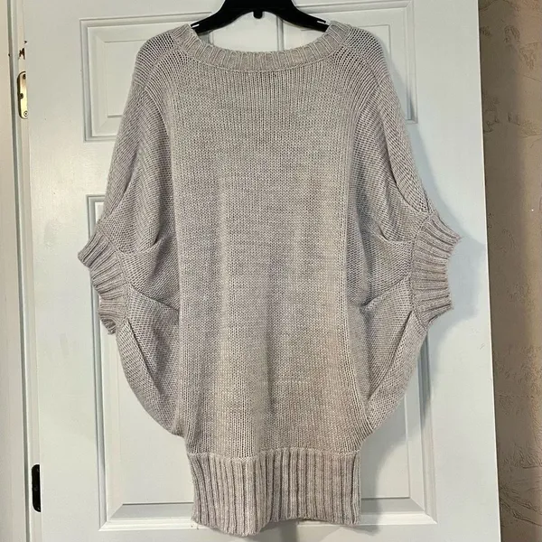 Vertigo Cream Short Sleeve Batwing Dolman Oversized Sweater Extra Small - Image 2