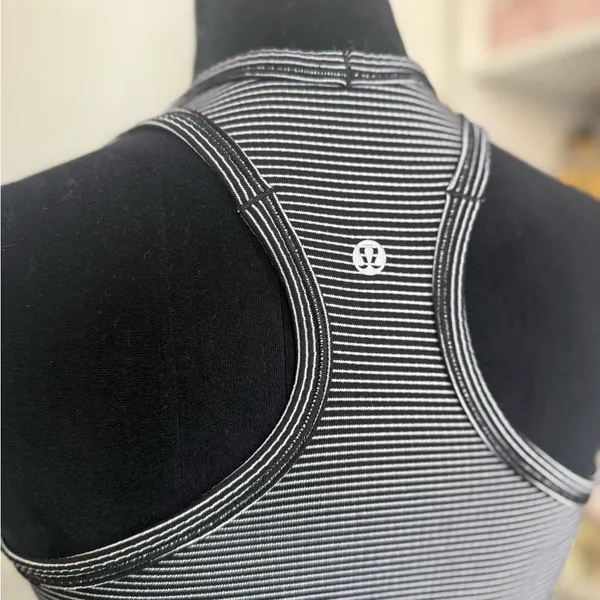Lululemon Run Swiftly Tech Racerback Stripe top size 4 - Image 5