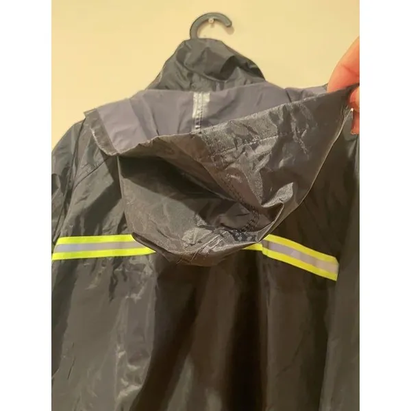 Black rain/trench jacket. Size 8 unisex - Image 6