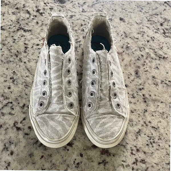 Blowfish Malibu Marley Sneaker Women 8 Gray Zebra Distressed Canvas Slip On Boho - Image 2