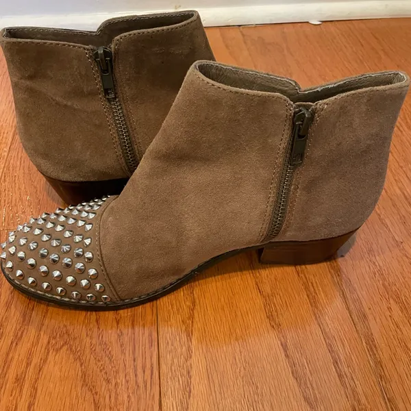 Steve Madden Praque Studded Leather Ankle Boots – Edgy Retro Tan – Size 7 - Image 2