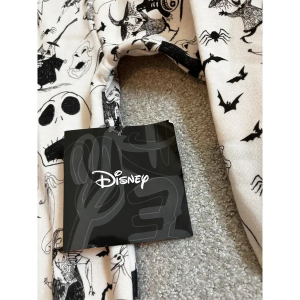 Disney Sweatshirt The Nightmare Before Christmas Cream Jack Skellington NWT Flaw - Image 4