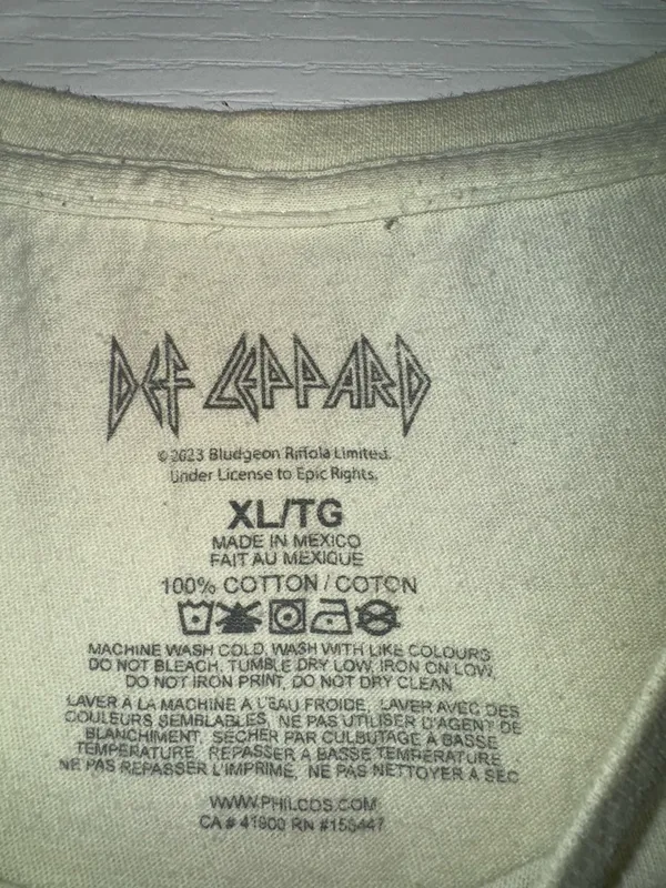 Def Leppard love bites leopard lips pale yellow tshirt. See condition - Image 3