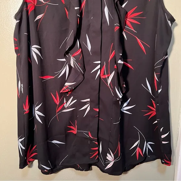 Ann Taylor Women's Size Medium Sleeveless Button Down Blouse Black Red Floral - Image 4