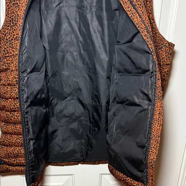 Lands'‎ End Leopard Print Puffer Vest - Image 7