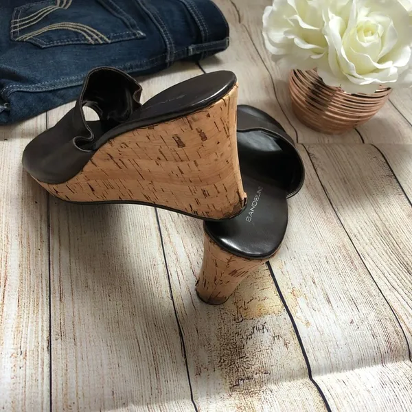 Bandolino Womens Dblamesa Wedge Brown Wedge - Image 2