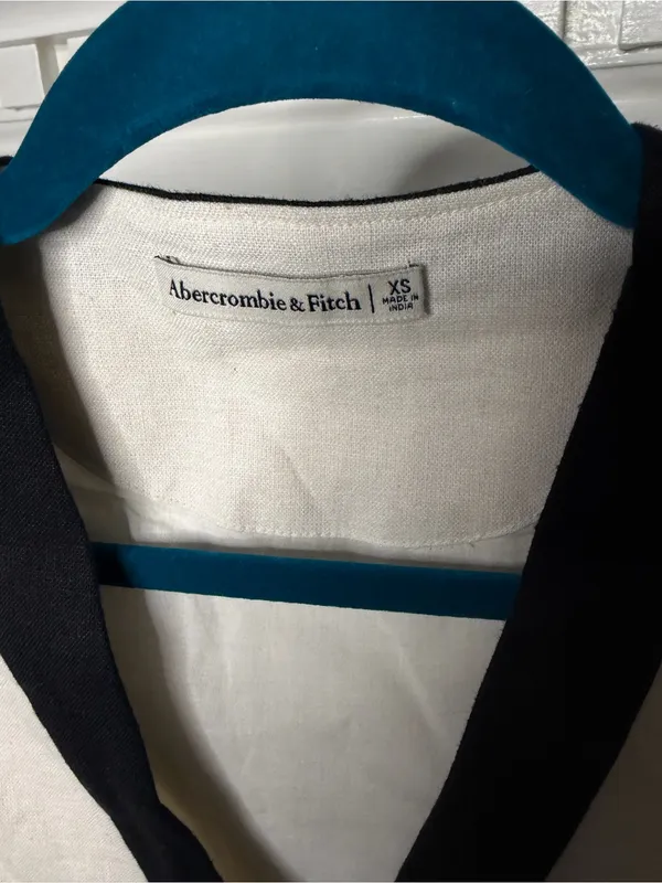 Abercrombie XS Ivory Black Contrast Tailored Vest - Image 2